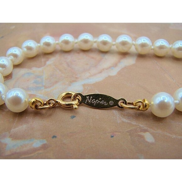Napier Faux Pearl Gold Tone Bracelet 6 3/4" Delicate Fashion Vintage Elegant - Picture 2 of 7